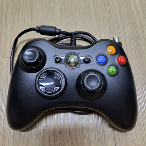 XBOX360유선패드 판매합니다 (택포)