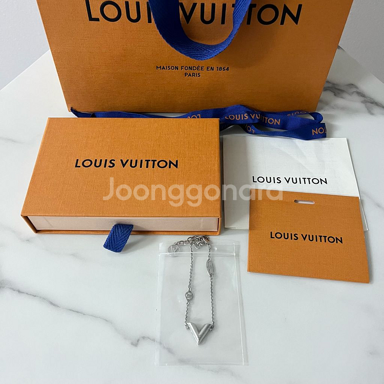 루이비통 에센셜 V 은장 서플 팔찌--5