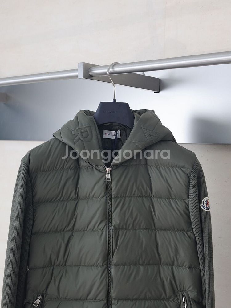 Moncler 남녀공용 후드 패딩 집업 자켓--1