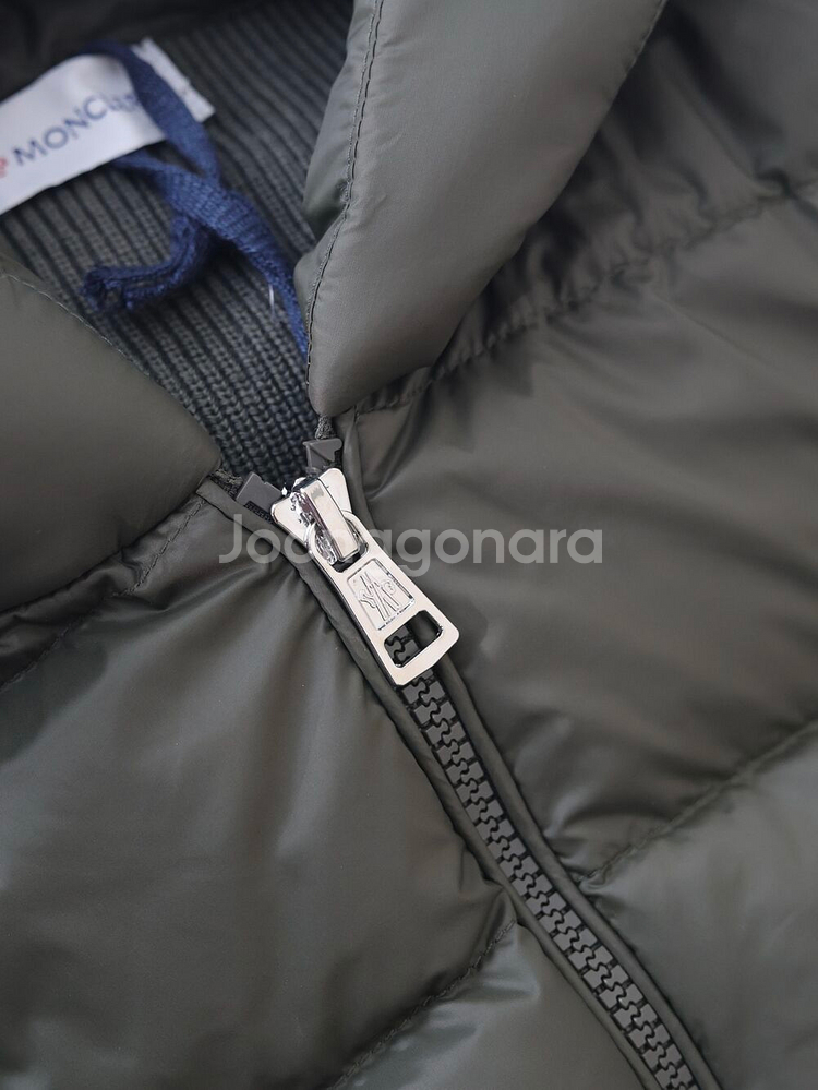 Moncler 남녀공용 후드 패딩 집업 자켓--3
