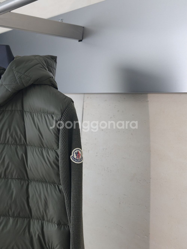 Moncler 남녀공용 후드 패딩 집업 자켓--4