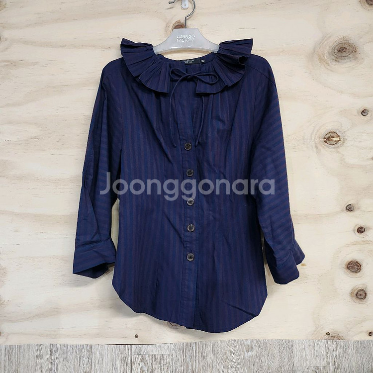 145) 질스튜어트 스트라이프 프릴 블라우스--0