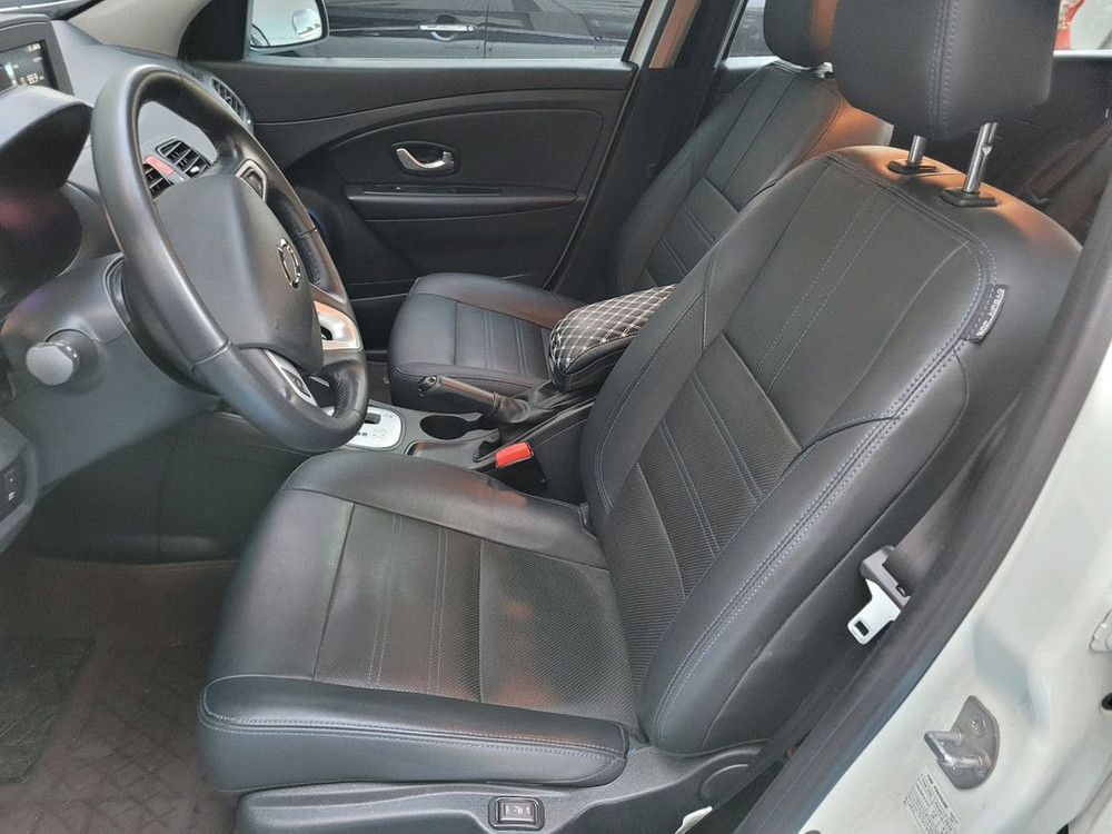 SM3 ZE 전기차 이미지