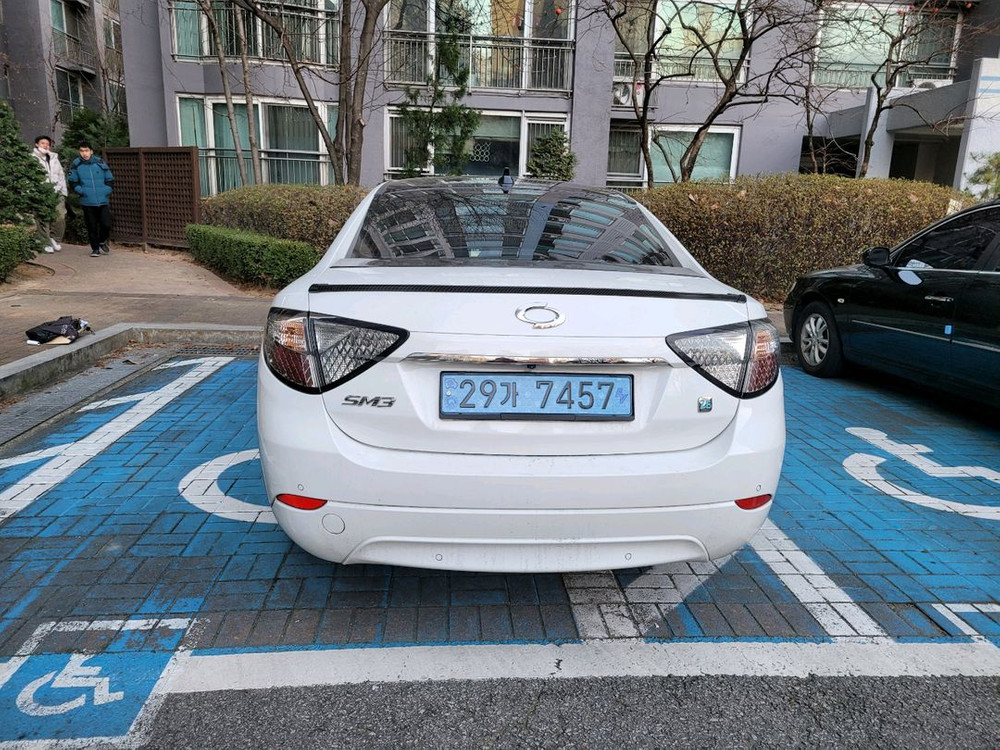 SM3 ZE 전기차 이미지