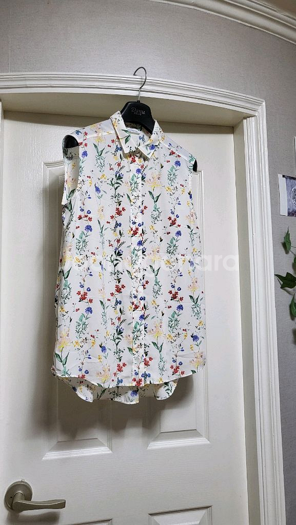 쉬즈미스 플라워 민소매 블라우스55--2