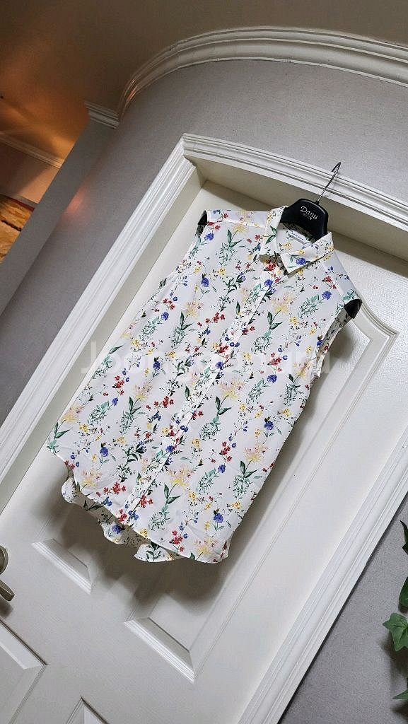 쉬즈미스 플라워 민소매 블라우스55--1