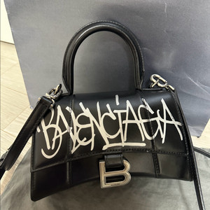Balenciaga발렌시아가 아워글래스 페인팅 로고블랙