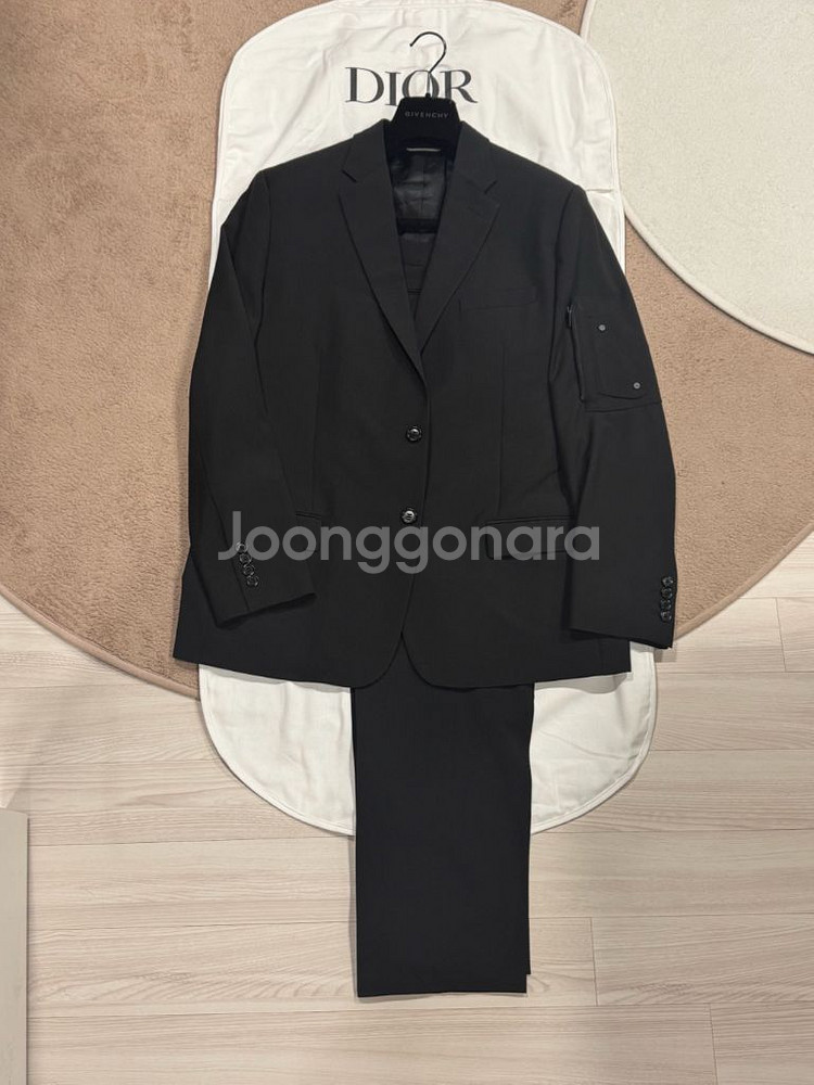 디올옴므 새들 포켓 수트 블랙 54/50--2