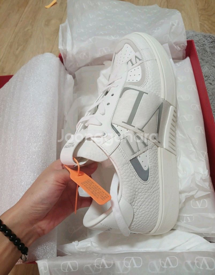 발렌티노.운동화.신발(새상품정품)--1