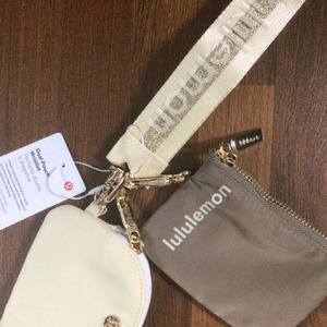룰루레몬 멀티파우치 새상품