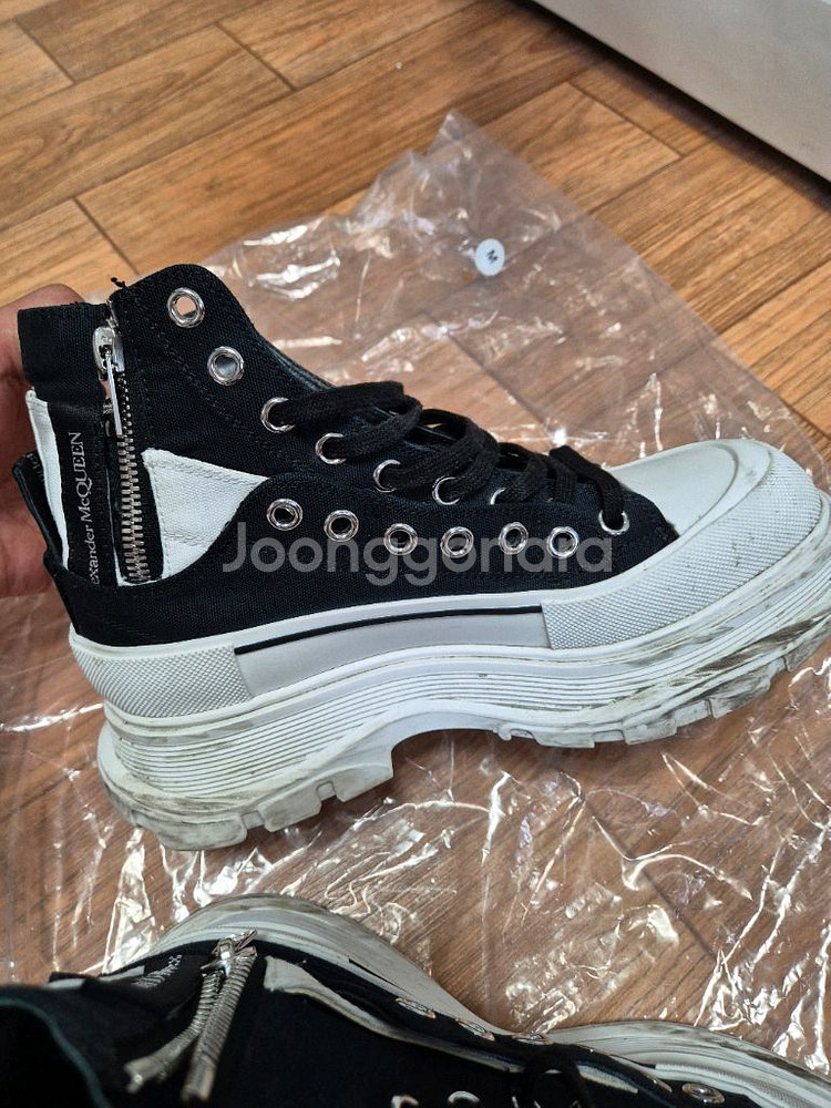 알렉산더 맥퀸 하이탑 스니커즈--1