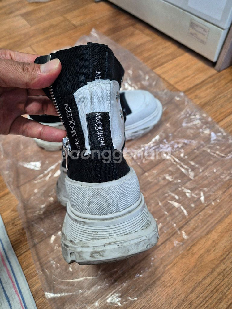 알렉산더 맥퀸 하이탑 스니커즈--2