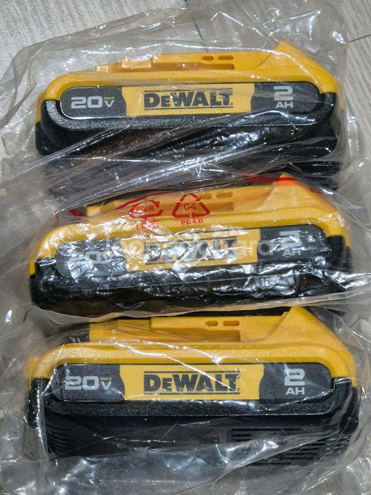 디월트 20v 2a 배터리--0