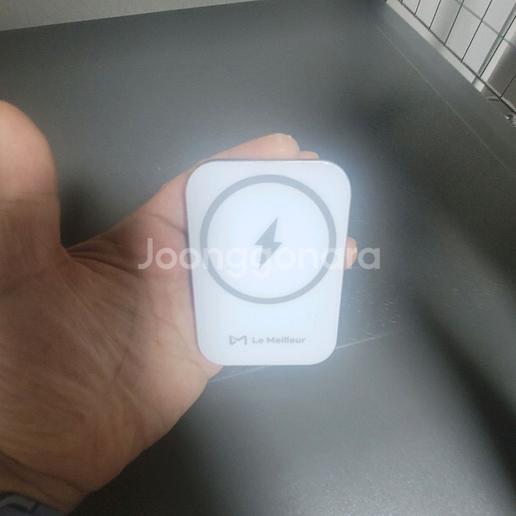 차량용 송풍구 맥세이프 고속 충전기 만원(중고)--1