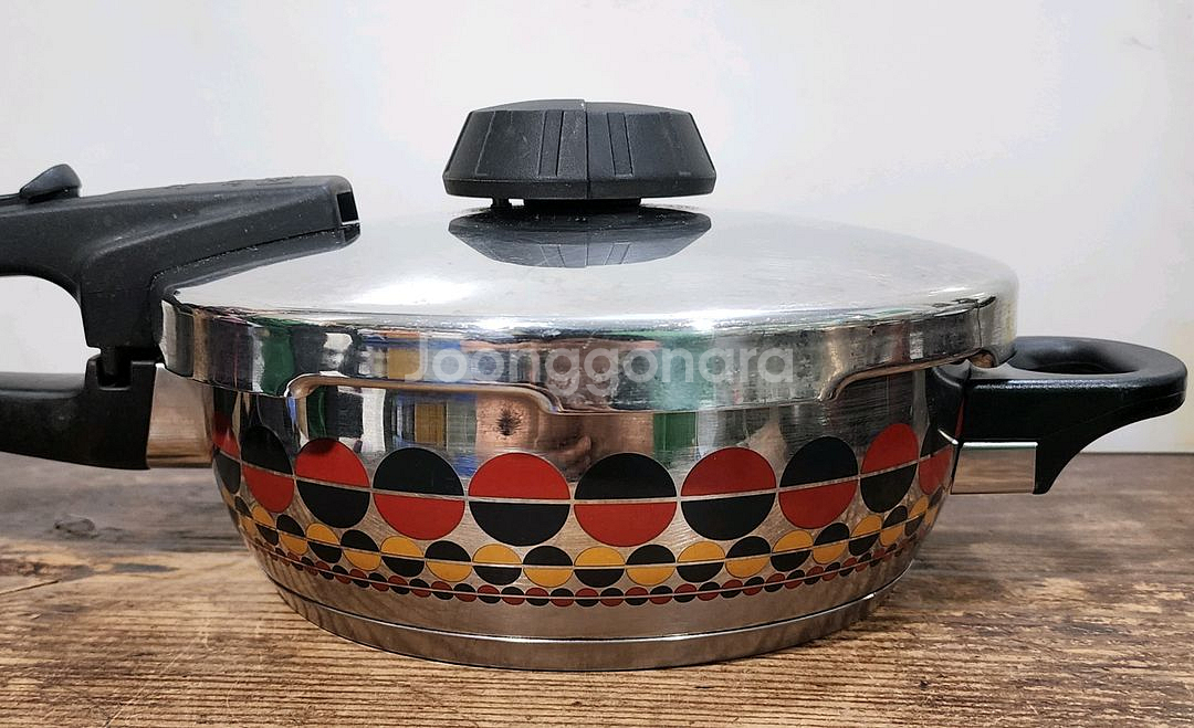 독일 휘슬러 솔라 3단 2.5리터 엠보 압력밥솥--1