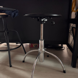 Wilde+Spieth SE43 Swivel Stool