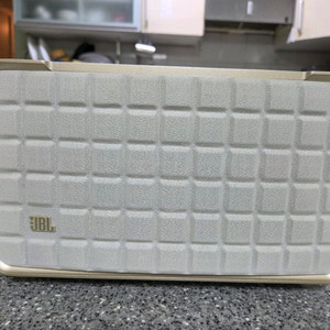 JBL 어센틱300 화이트 팝니다.