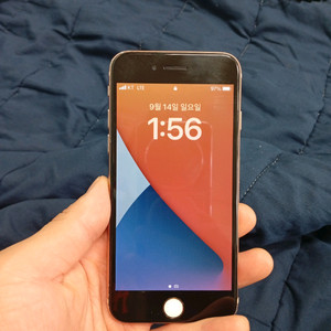 아이폰 8 64 g 로즈골드 외관 안좋음