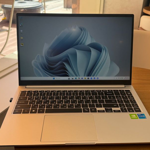 삼성 갤럭시북 NT750XDA