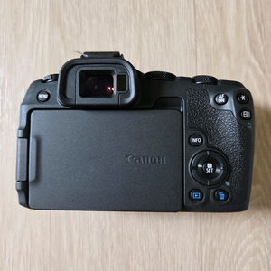 캐논 R8