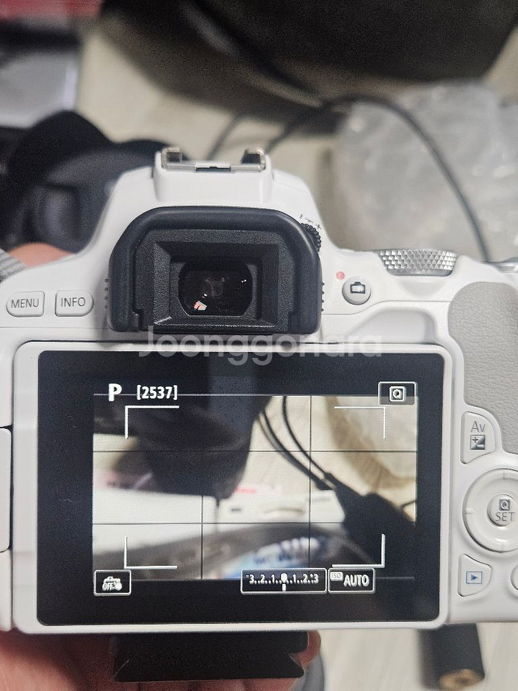 캐논 EOS 200D 팝니다(EFS10-18MM 포함)--2