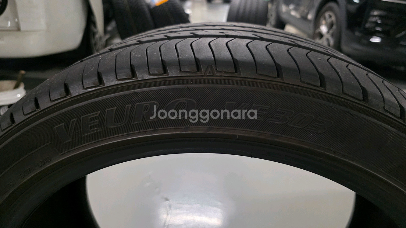 DUNROP VE303 245 40 R20 타이어 2개--3