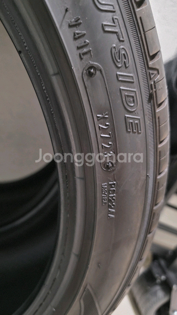 DUNROP VE303 245 40 R20 타이어 2개--8