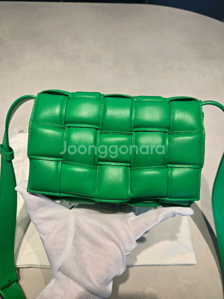 보테가베네타 패디드 스몰 카세트백--1