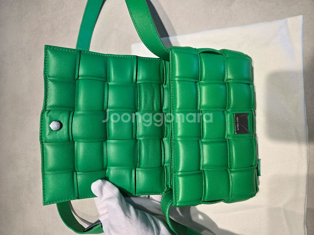보테가베네타 패디드 스몰 카세트백--5