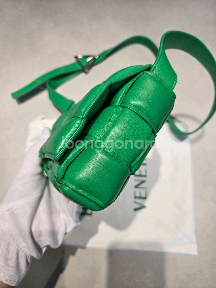 보테가베네타 패디드 스몰 카세트백--3