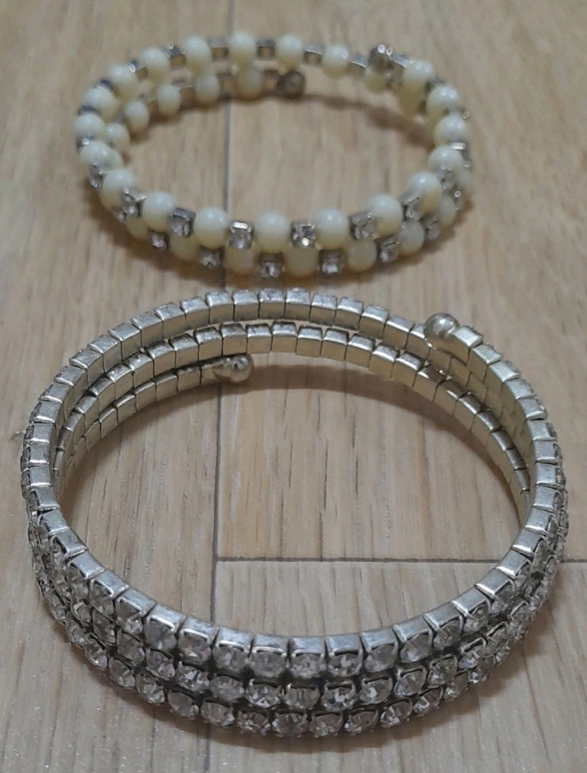 여성 시계 목걸이 팔찌 귀걸이 이미지