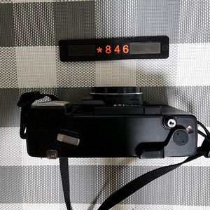 코니카 C35 AF 필름카메라