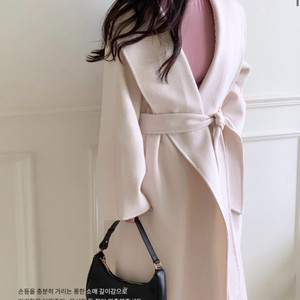 레이지코너 숄카라롱코트 아이보리, 버터베이지