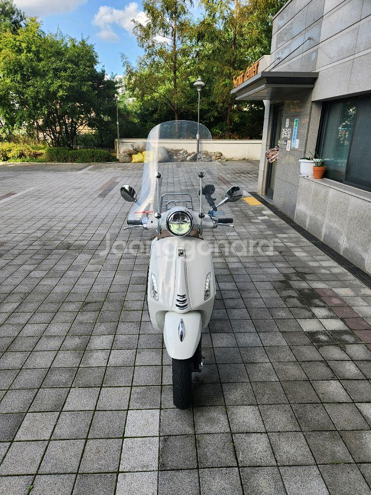 2022년식 베스파 프리마베라 화이트--0
