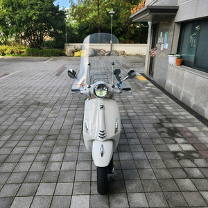 2022년식 베스파 프리마베라 화이트