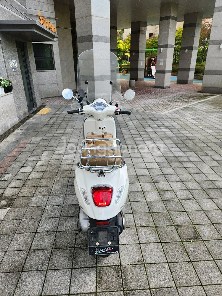 2022년식 베스파 프리마베라 화이트--3