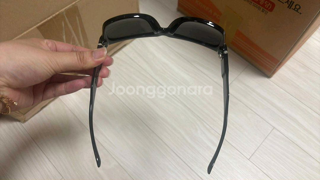 에이글 선글라스 판매합니다.--8