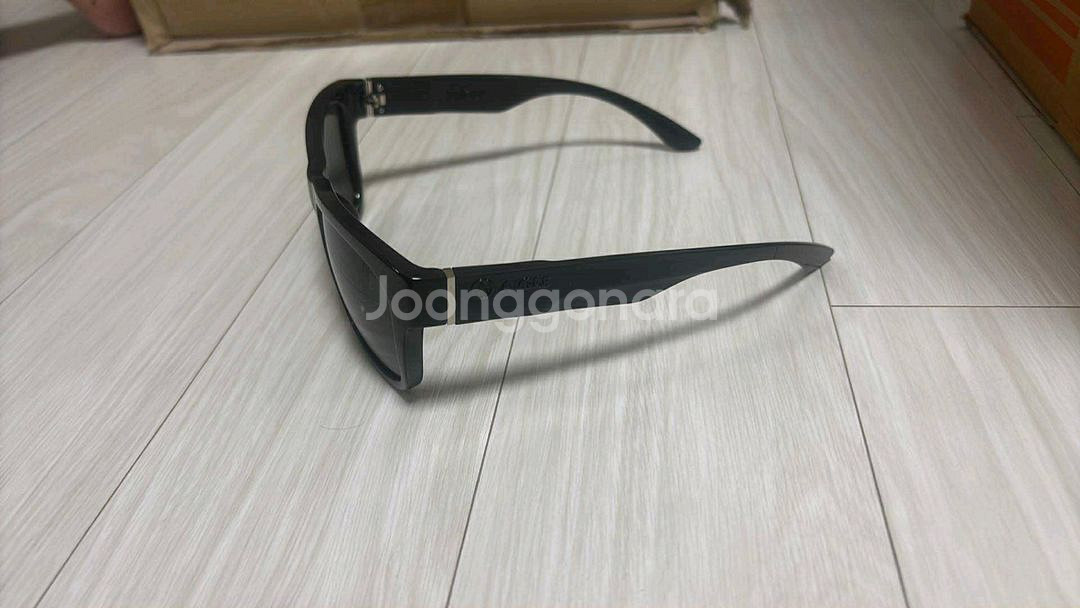 에이글 선글라스 판매합니다.--7