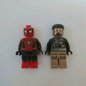 레고 76261 마블 스파이더맨 일렉트로 피규어 팝니다