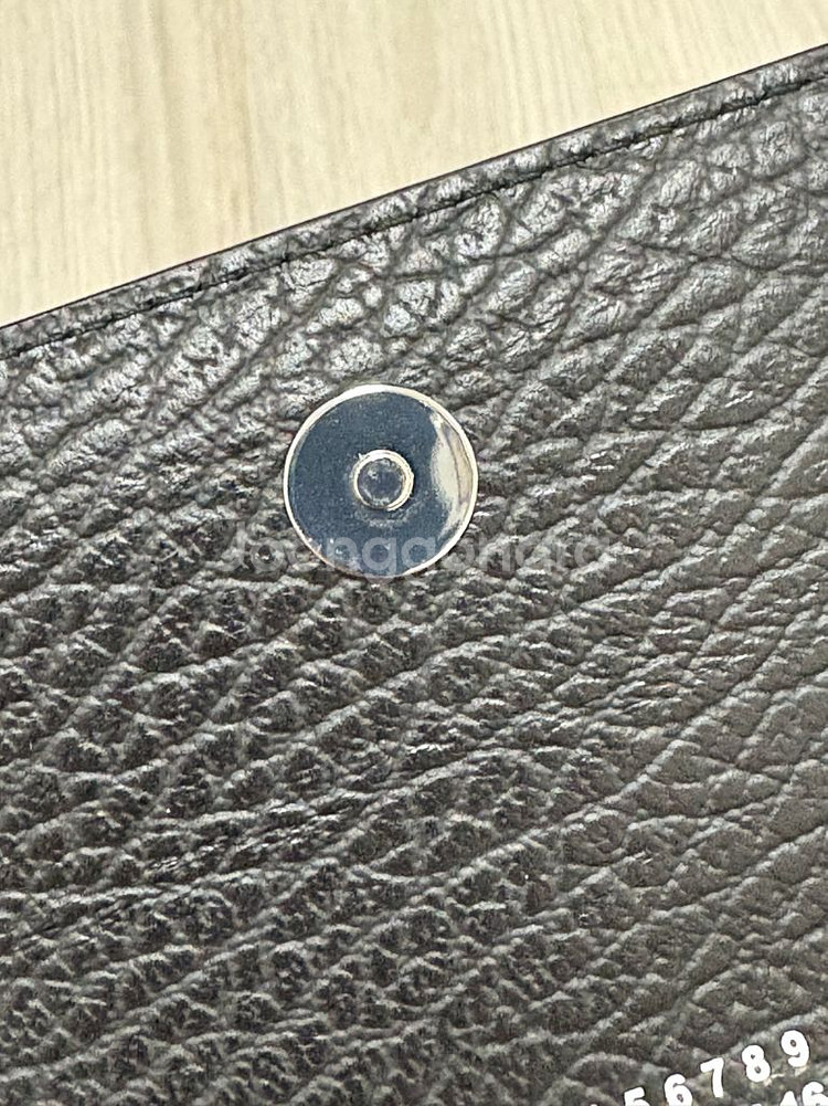 메종 마르지엘라 포 스티치 체인 플랩 지갑 블랙--4