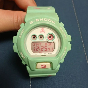 G-SHOCK X 한정판 죠니컵케익 시계