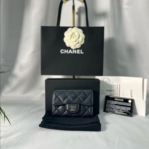 [풀구성]샤넬 케비어 클래식 카프스킨 카드지갑 실버메탈