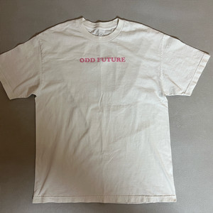 오드퓨처 ODD FUTURE 반팔티(화이트) L