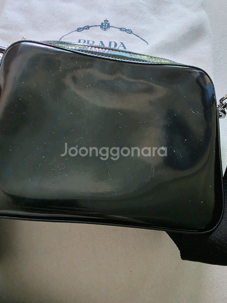 프라다 브러시드 레더 숄더백--2