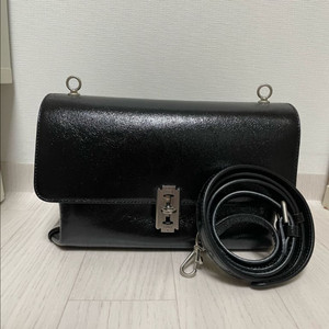 분크 바게트 숄더백 스몰 블랙