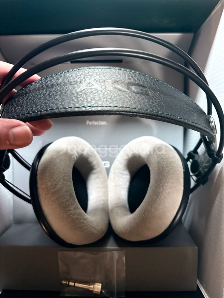Akg K702 헤드폰--1