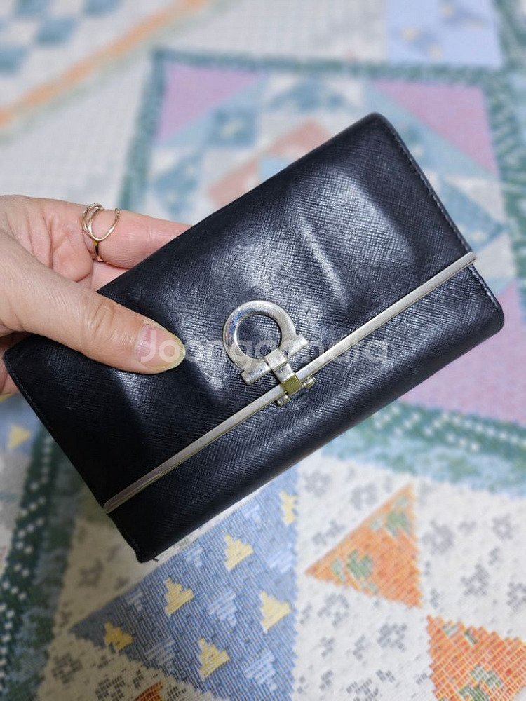 페레가모 중지갑--0