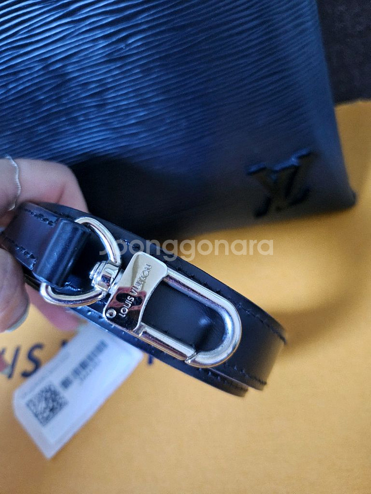 루이비통 에피 클레버PM 토트겸 숄더백--2