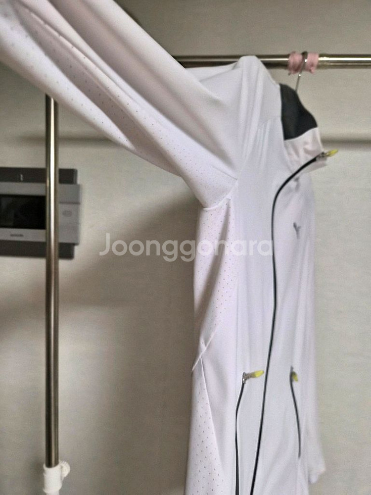 푸마 메쉬 여성 바람막이 점퍼 M--2