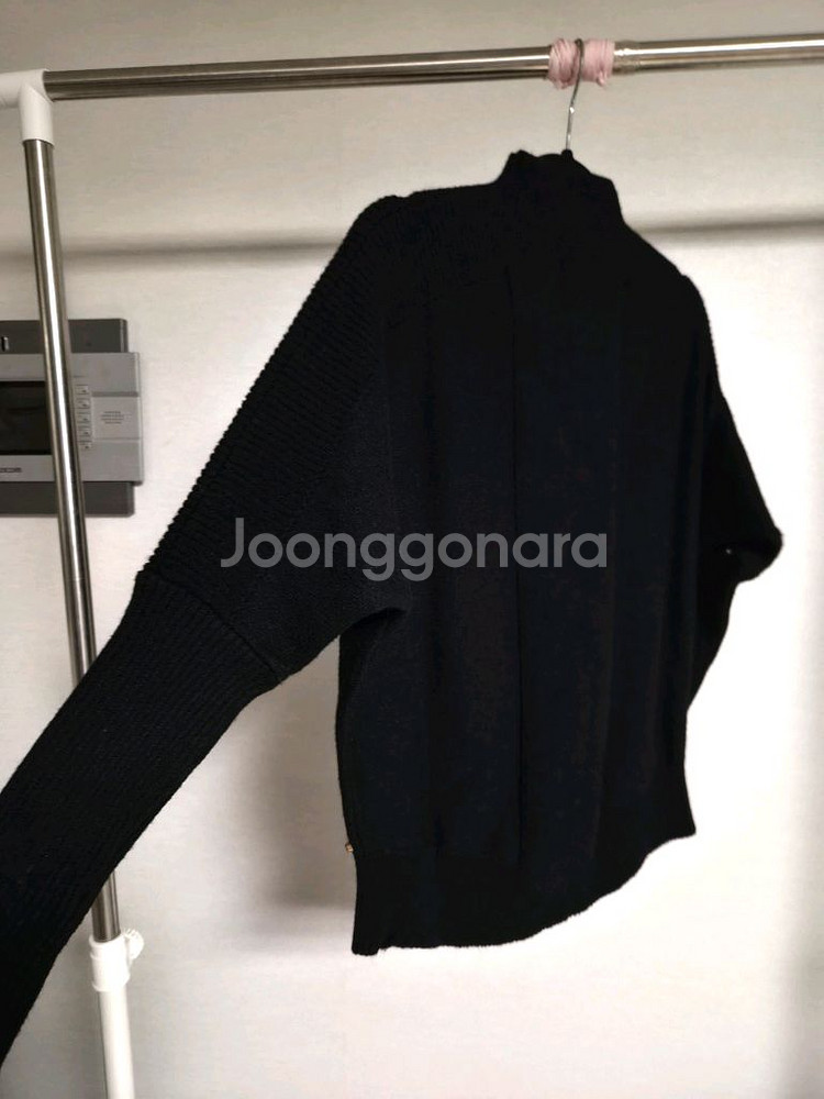 프리) 가오리핏 블랙 니트 스웨터--3